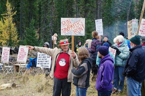 Long time Jumbo opponent, Invermere resident Bob Campsall speaks to rally participants.