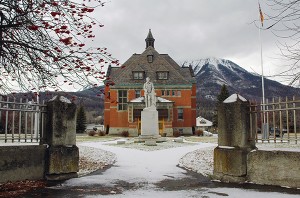 Fernie Courthouse and Cenotaph