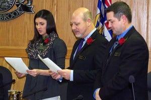 Councillors Danielle Cardozo, Ron Popoff and Tom Shypitka take the Oath of Office.