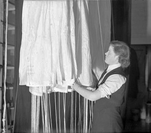 3. Wren parachute packer (Photo Credit Imperial War Museum)