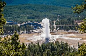 old-faithful-yellowstone